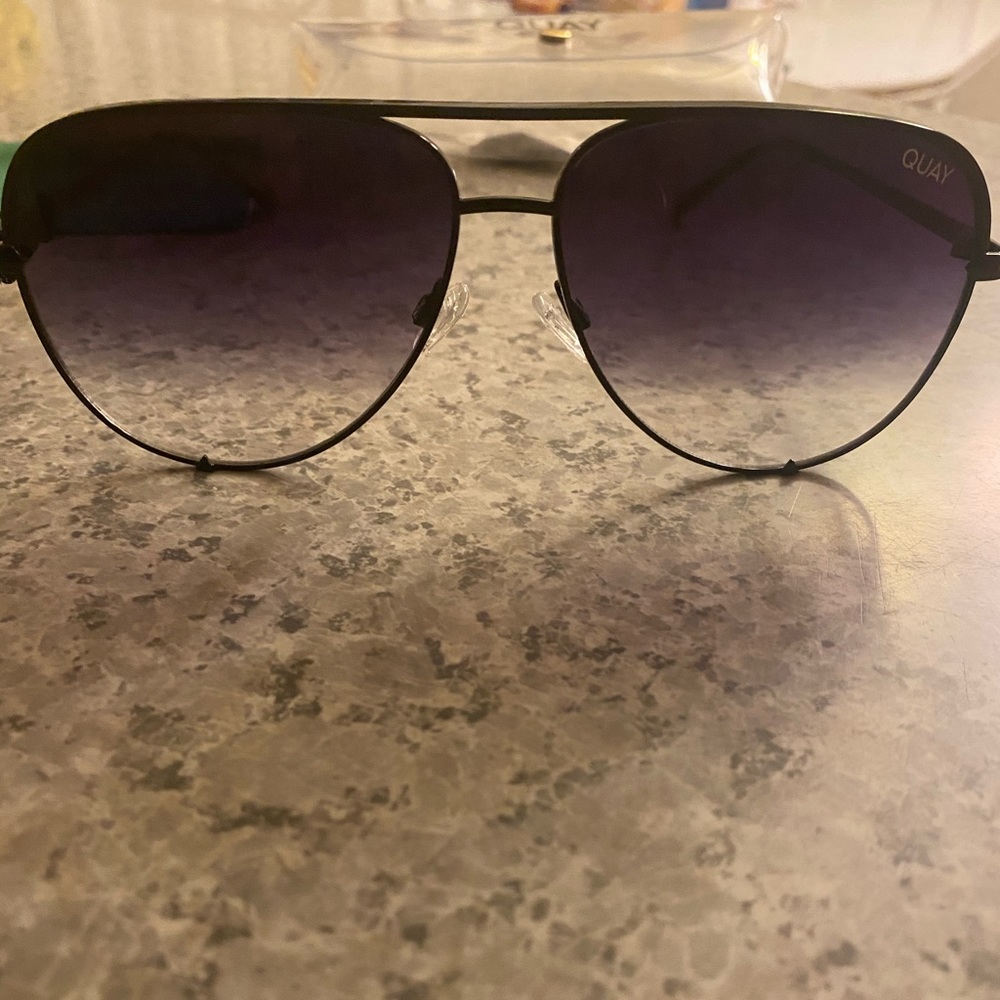 Quay Australia Sunglasses - Picture 2 of 11